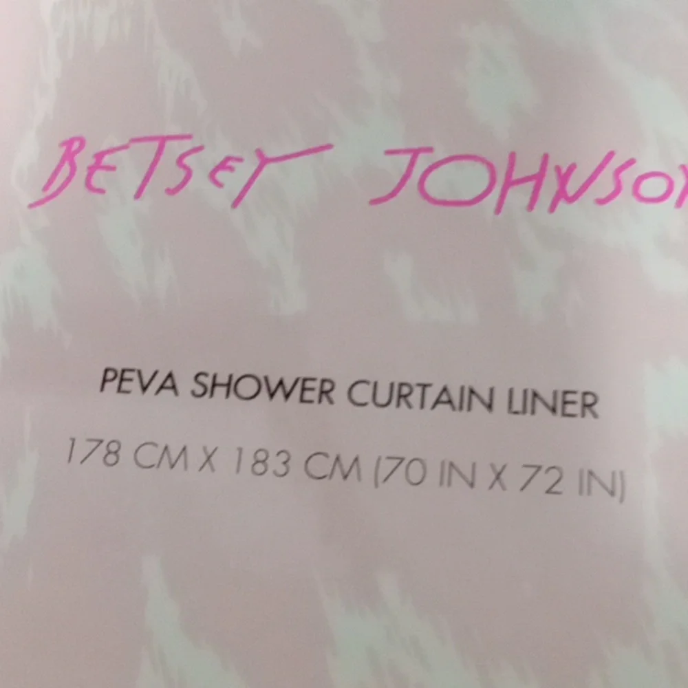 Betsey Johnson Pink Lipsticks Shower Curtain 💄💄💄💄